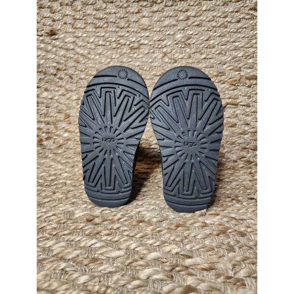 UGG Jona Boot Girls Size 10 Ankle Boots Black Winter Suede Solid - Picture 12 of 12